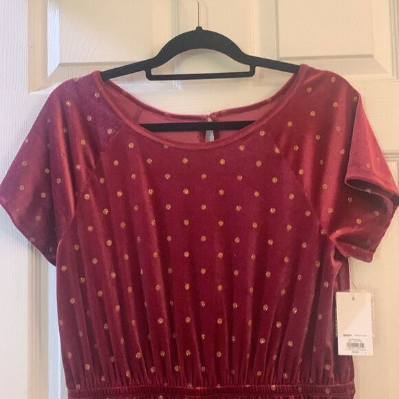 SO VELOUR JUMPSUIT CROPPED SHORT SLEEVE WITH GOLD GLITTER POLKA DOTS NWT - Picture 2 of 8